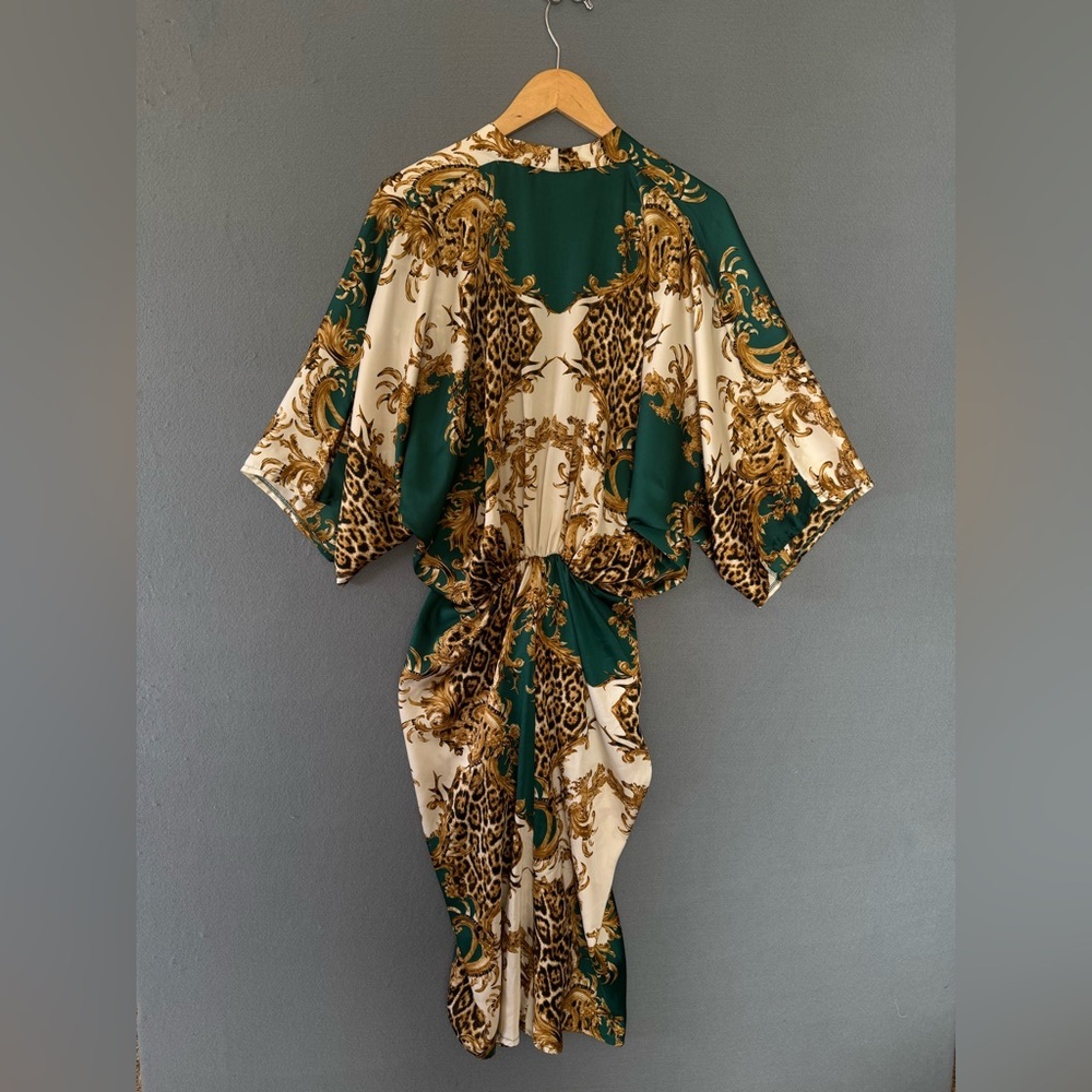 Sam & Lili Paris Resort Kimono Wrap Dress Baroque Leopard Green - Picture 9 of 12